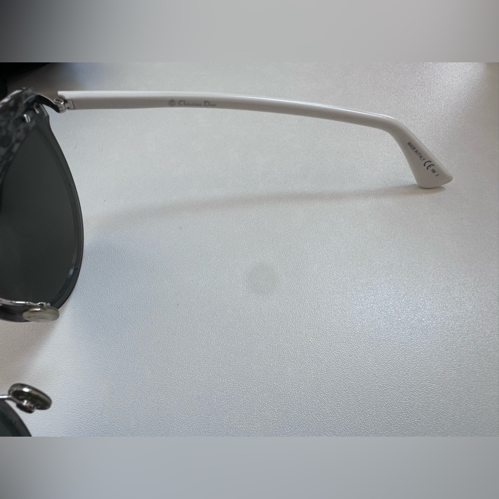 Christian Dior Offset1 Sunglasses - Picture 2 of 10